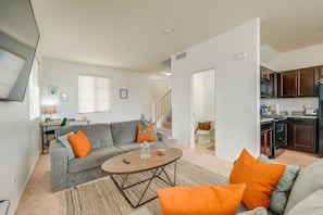 Living Room | Smart TV | Central Air Conditioning
