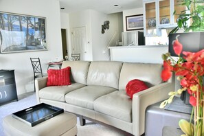 Living room. Leather sofa.