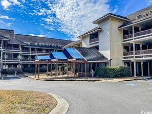 Laurel Court Building