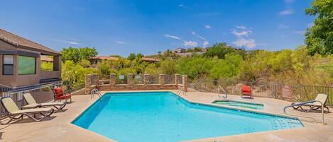 Heated Pool and Spa Hot tub (1 of 3 pools!)