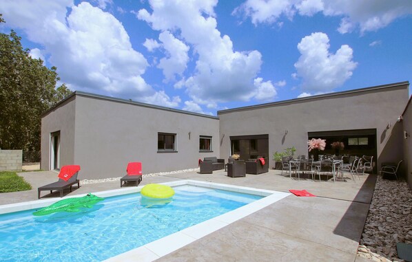 pool