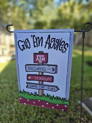 Tailgating in Aggie Park & Kyle Field are just a quick 2.4 miles away!