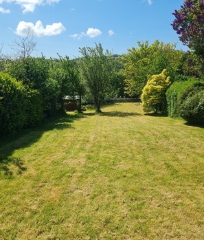 South facing lawned garden