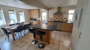 Kitchen / dining room