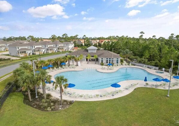 The massive pool just a block away! State of the art gym just inside!