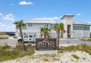 Lost Key Beach Club only two minutes away with complimentary shuttle service!