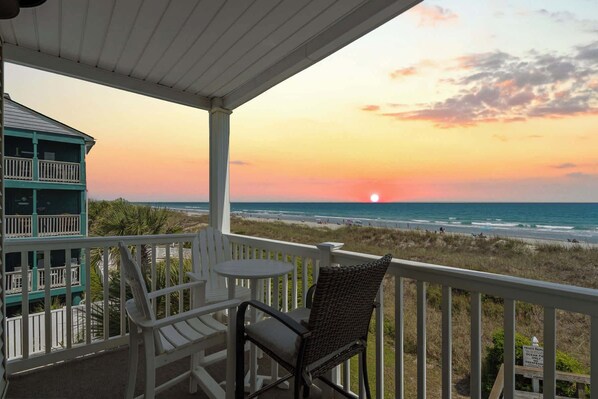 Oceanfront, End-Unit!