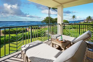 Waipouli Beach Resort H201 Oceanfront Presidential Suite