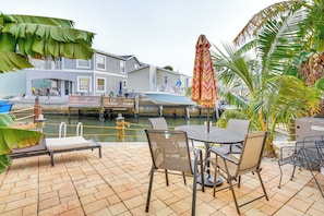 Waterfront Deck | Gas & Charcoal Grills