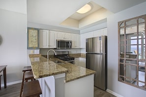 20-Majestic-Sun-807B-Kitchen