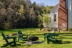 Side Yard w/ Fire Pit