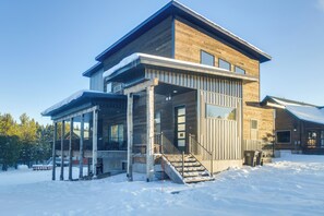 Cabin Exterior | Keyless Entry
