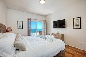Ocean view from the comfort of your own bed