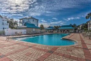 Community Outdoor Pool