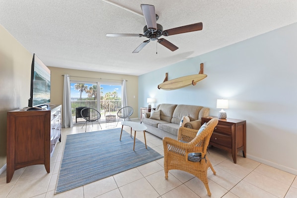 Come stay with us in this Bright & Beachy 3 bedroom!
