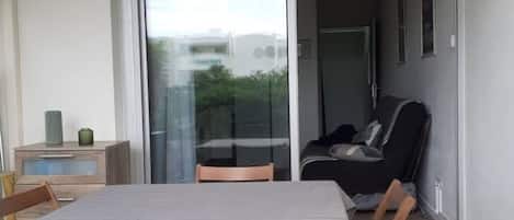 屋外ダイニングエリア