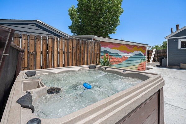 Bain à remous extérieur