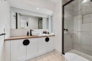 Clean and spacious bathroom