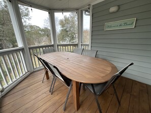 Outdoor dining
