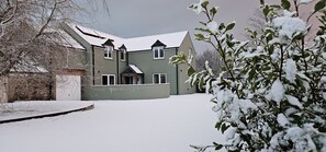 Willow lodge snow