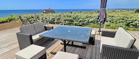 屋外ダイニングエリア