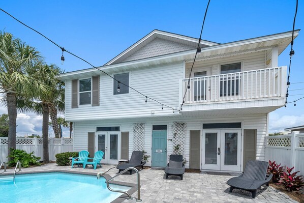 Beach Blessing - Five Bedroom Three Bathroom Home in Crystal Beach 