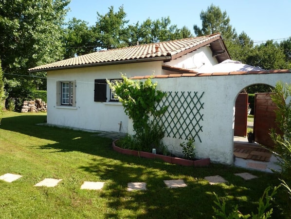 Photo 0