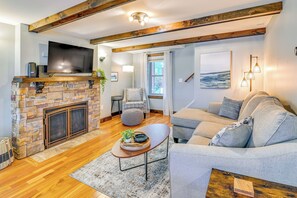 Living Room | 1st Floor | Gas Fireplace (Winter Only) | Smart TV w/ Cable