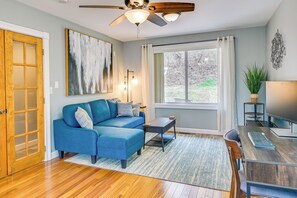 Den | 1st Floor | Full Sleeper Sofa | Desk Workspace | Smart TV w/ Cable