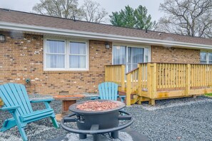 Private Patio | Gas Fire Pit