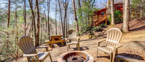 Blue Ridge Vacation Rental | 3BR | 3BA | 2,500 Sq Ft | Stairs Required