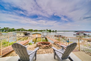 Grand Lake O' The Cherokees Waterfront Patio | Outdoor Entertainment Areas
