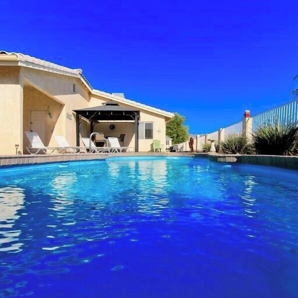 Beautiful views from this clear blue pool with plenty of Shade for those wanting to chill out of the pool.