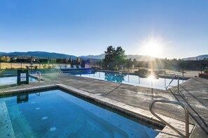 Club Meadow Ridge Amenities | Outdoor Heated Pool & Hot Tubs