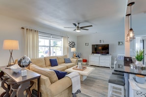 Living Room | Free WiFi | Convenient Location | 5 Mi to Redington Beach