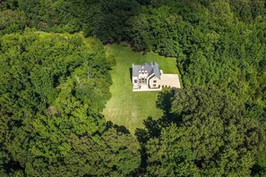 Arial view of estate and acreage 