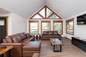 Evergreen Cabin Rental (1522)