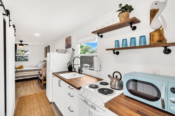 Tiny Home with Private Yard and Pet Friendly