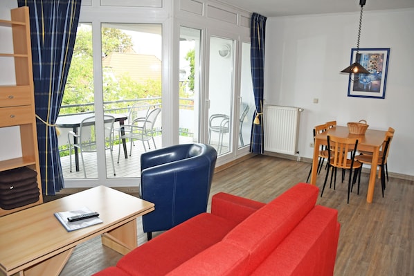 06 schöne 3-Raum-Ferienwohnung mit Balkon