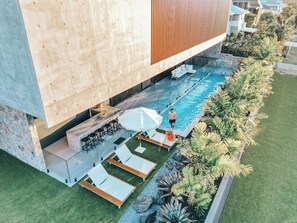 Mana Beach House - Alfresco and Pool area