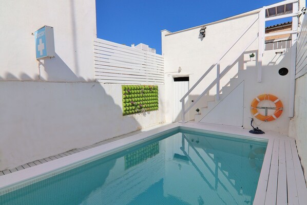 House with swimming pool.