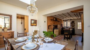 Elegant dining area, Little Oakley Cottage, Bolthole Retreats