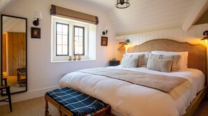 Sumptuous master bedroom, Little Oakley Cottage, Bolthole Retreats