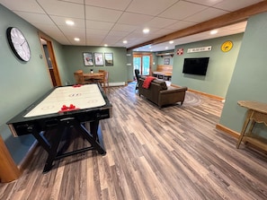 Spielezimmer