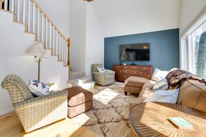 Living Room | Smart TV