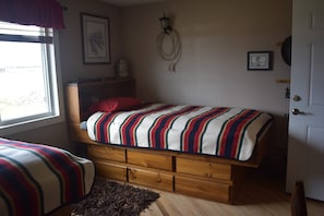 Bunkhouse, 2 super single beds, extra wide and extra long; 