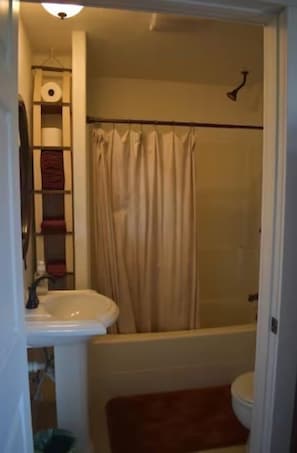 Private bath with tub/shower combination;
