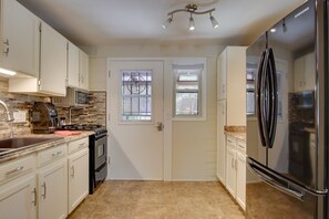 Kitchen | Coffee Maker | Coffee Grinder | Spices | Crockpot | Toaster