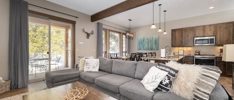 Mountain Haus - a SkyRun Winter Park Property - Luxury finishes in cozy Living room