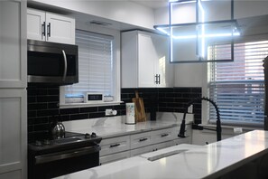 Kitchen (2)
